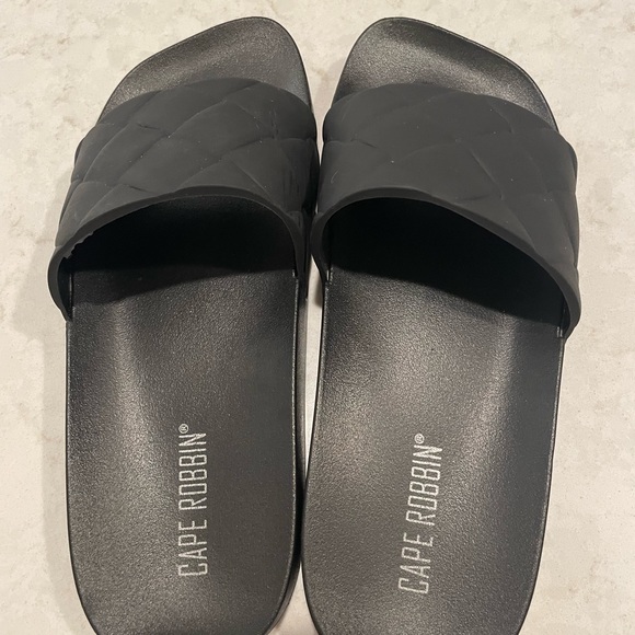 Cape Robbin Black slide sandals size 8 - Picture 4 of 5